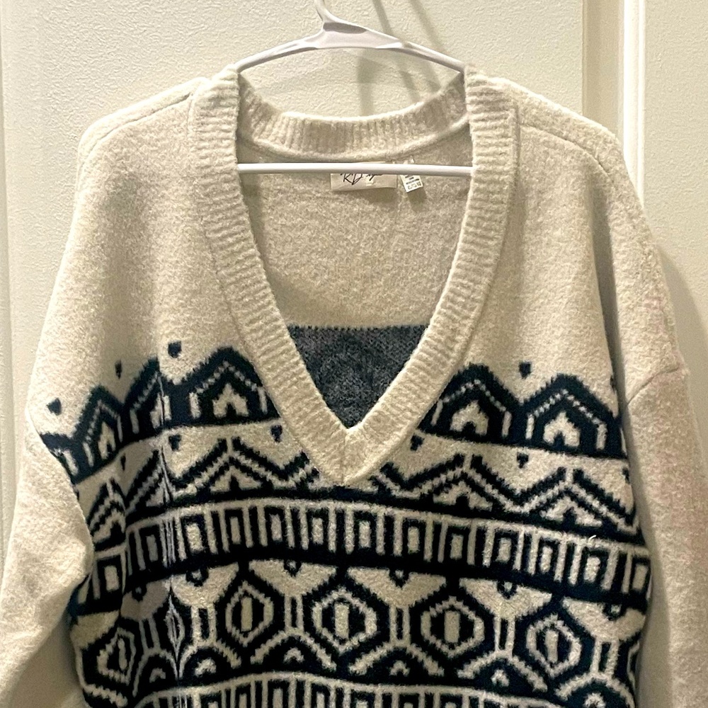 NEW…RD STYLE Aztec V Neck Sweater - Picture 3 of 4